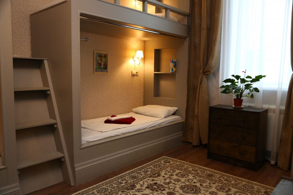Восьмиместный (Койко-место в мужском 8-ми местном номере) мини-отеля На Бауманской, Москва