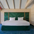 Шале (Шале с двуспальной кроватью 1-я линия), Отель Маральник Алтай Пэлас