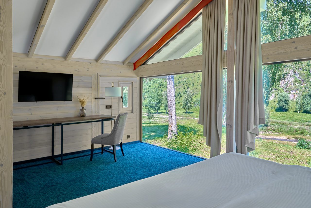 Шале (Шале с двуспальной кроватью 1-я линия), Отель Маральник Алтай Пэлас