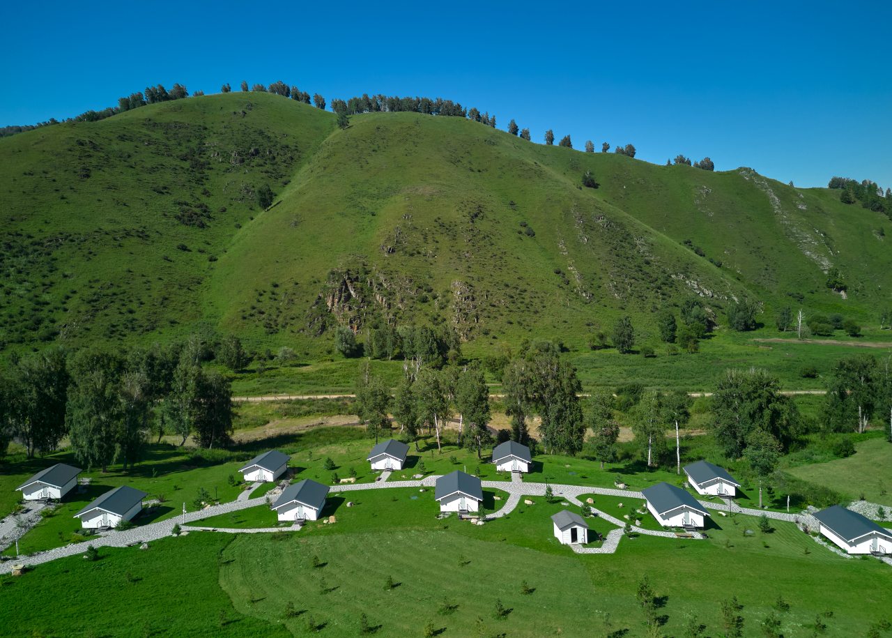 Шале (Шале с двуспальной кроватью 1-я линия), Отель Маральник Алтай Пэлас