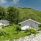 Шале (Шале c двумя раздельными кроватями 1-я линия), Отель Маральник Алтай Пэлас