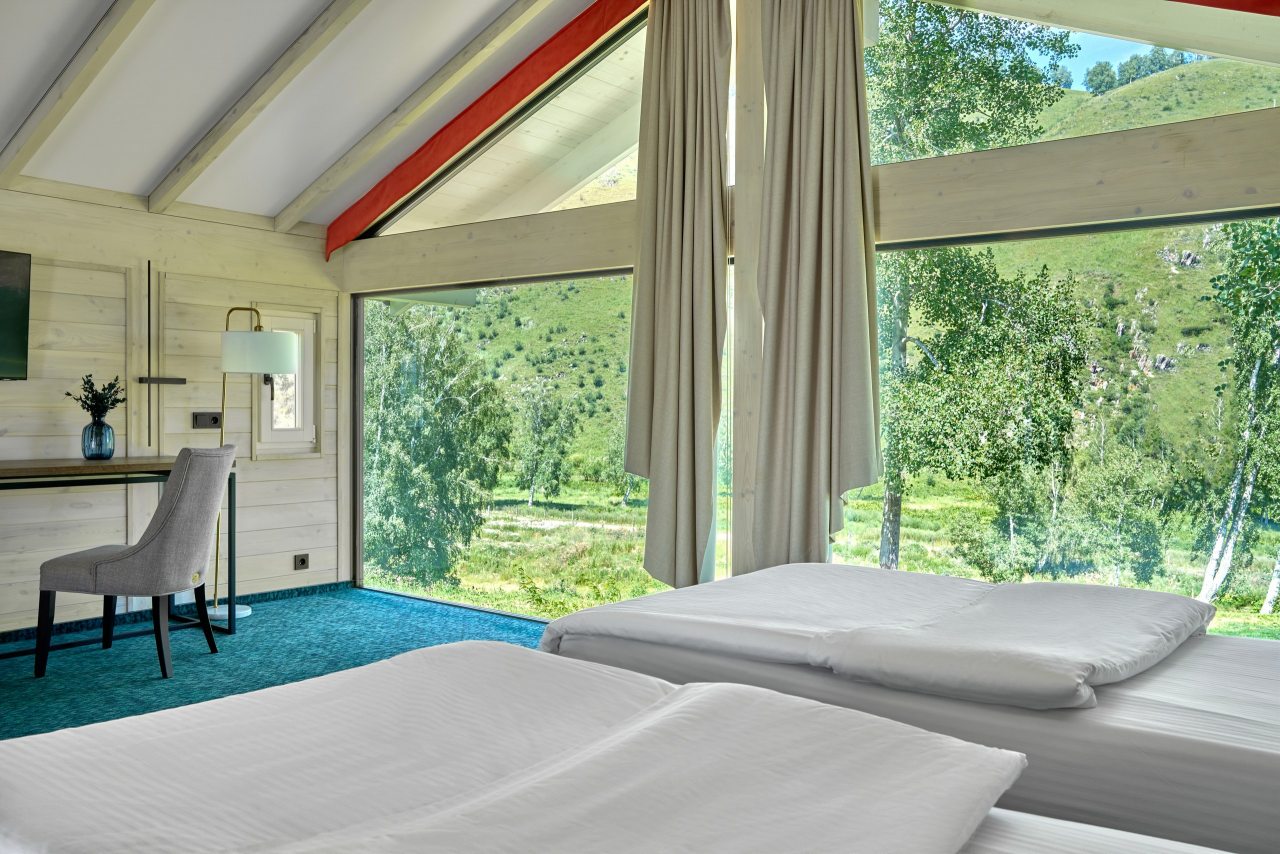 Шале (Шале c двумя раздельными кроватями 1-я линия), Отель Маральник Алтай Пэлас