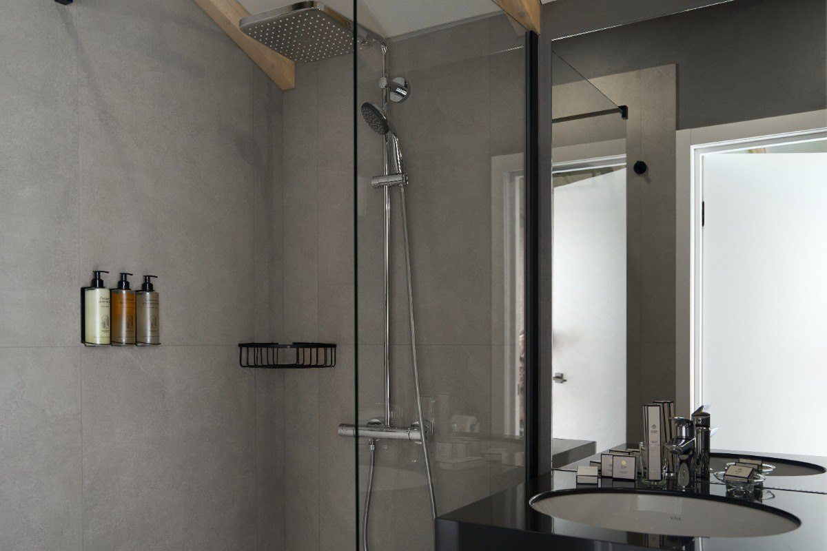 Шале (Шале c двумя раздельными кроватями 1-я линия), Отель Маральник Алтай Пэлас