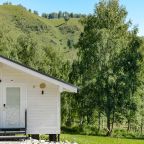 Шале (Шале c двумя раздельными кроватями 1-я линия), Отель Маральник Алтай Пэлас