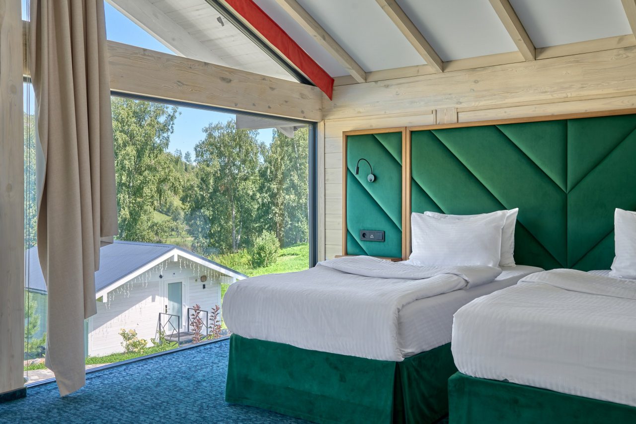 Шале (Шале c двумя раздельными кроватями 2-я линия), Отель Маральник Алтай Пэлас