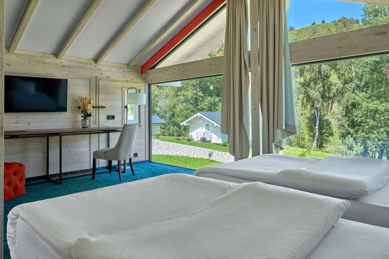 Шале (Шале c двумя раздельными кроватями 2-я линия), Отель Маральник Алтай Пэлас