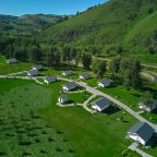 Шале (Шале c двумя раздельными кроватями 2-я линия), Отель Маральник Алтай Пэлас