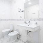 Люкс (Семейный 2х-комнатный с балконом в корпусе 1), Санаторий Голубая волна