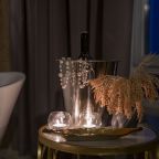 Апартаменты (Апартаменты для романтических свиданий), Апартаменты 2ROOMS