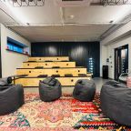 Коворкинг-пространство, Апарт-отель Freedom