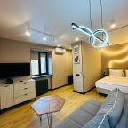 Люкс (Люкс с двуспальной кроватью и двуспальным диваном), Апарт-отель Freedom