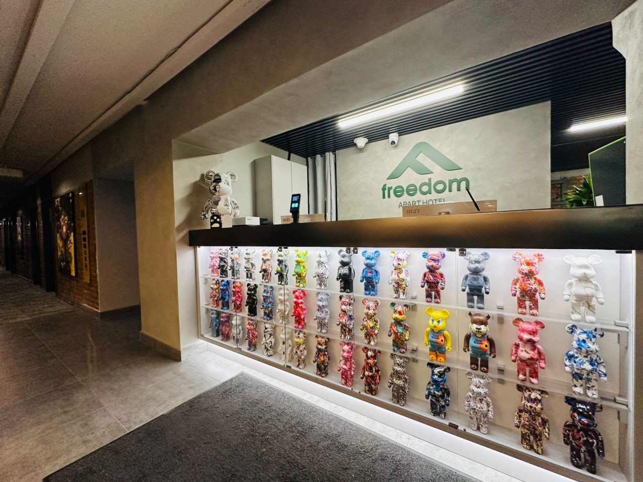 Люкс (Люкс с двуспальной кроватью и двуспальным диваном), Апарт-отель Freedom