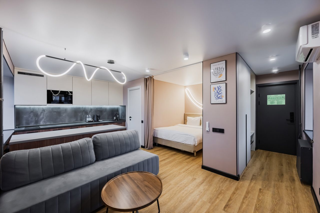 Люкс (Люкс с двуспальной кроватью и двуспальным диваном), Апарт-отель Freedom