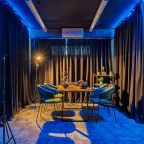 Люкс (Люкс с двуспальной кроватью и двуспальным диваном), Апарт-отель Freedom