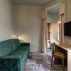 Номер (Стандарт двухкомнатный семейный), База отдыха Янтарь