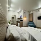 СТУДИЯ С КУХНЕЙ И ВСЕМИ УДОБСТВАМИ