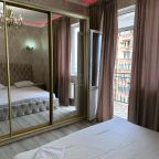 Апартаменты (С видом на море на берегу моря), Гостиница Ревивал