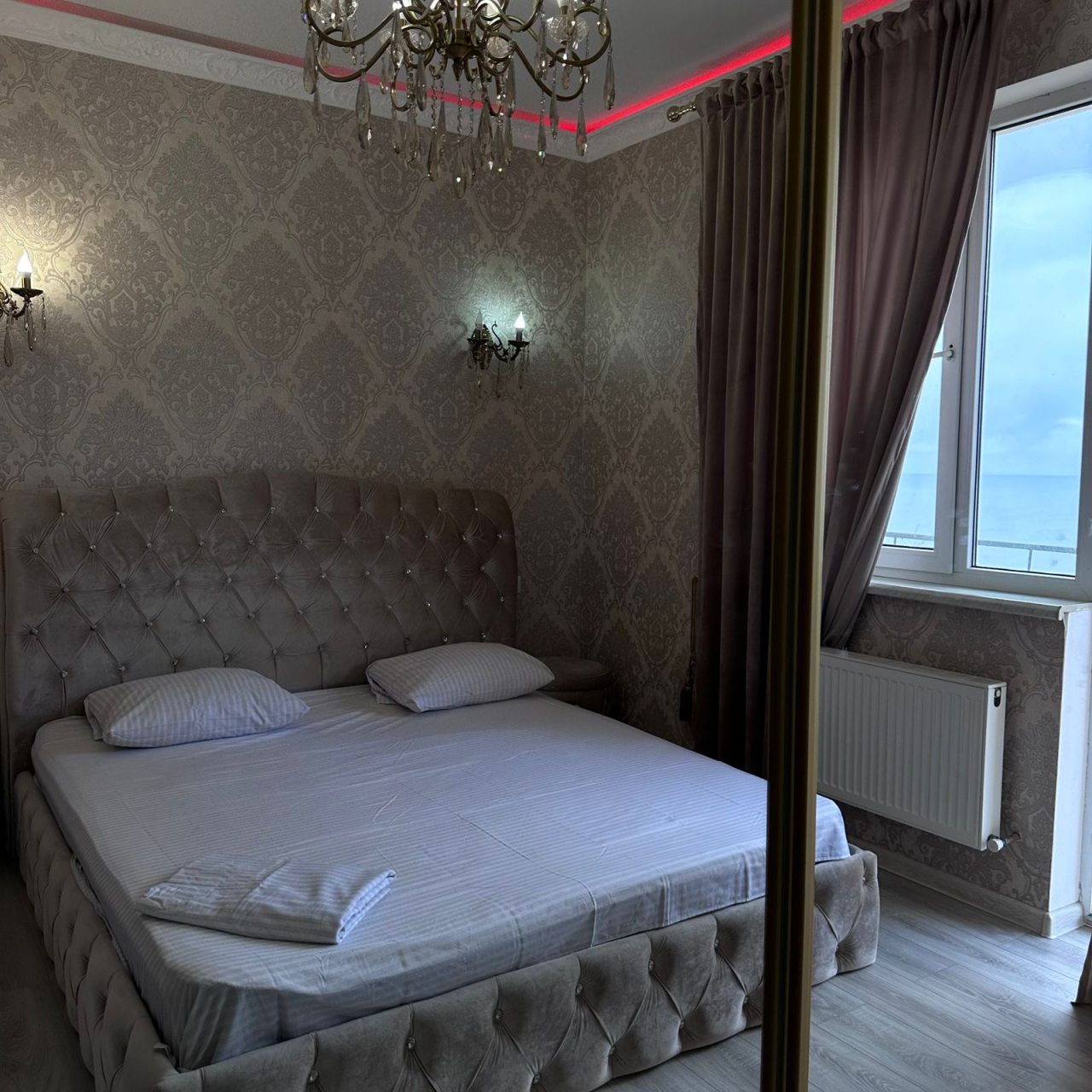 Апартаменты (С видом на море на берегу моря), Гостиница Ревивал