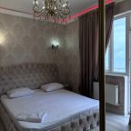 Апартаменты (С видом на море на берегу моря), Гостиница Ревивал