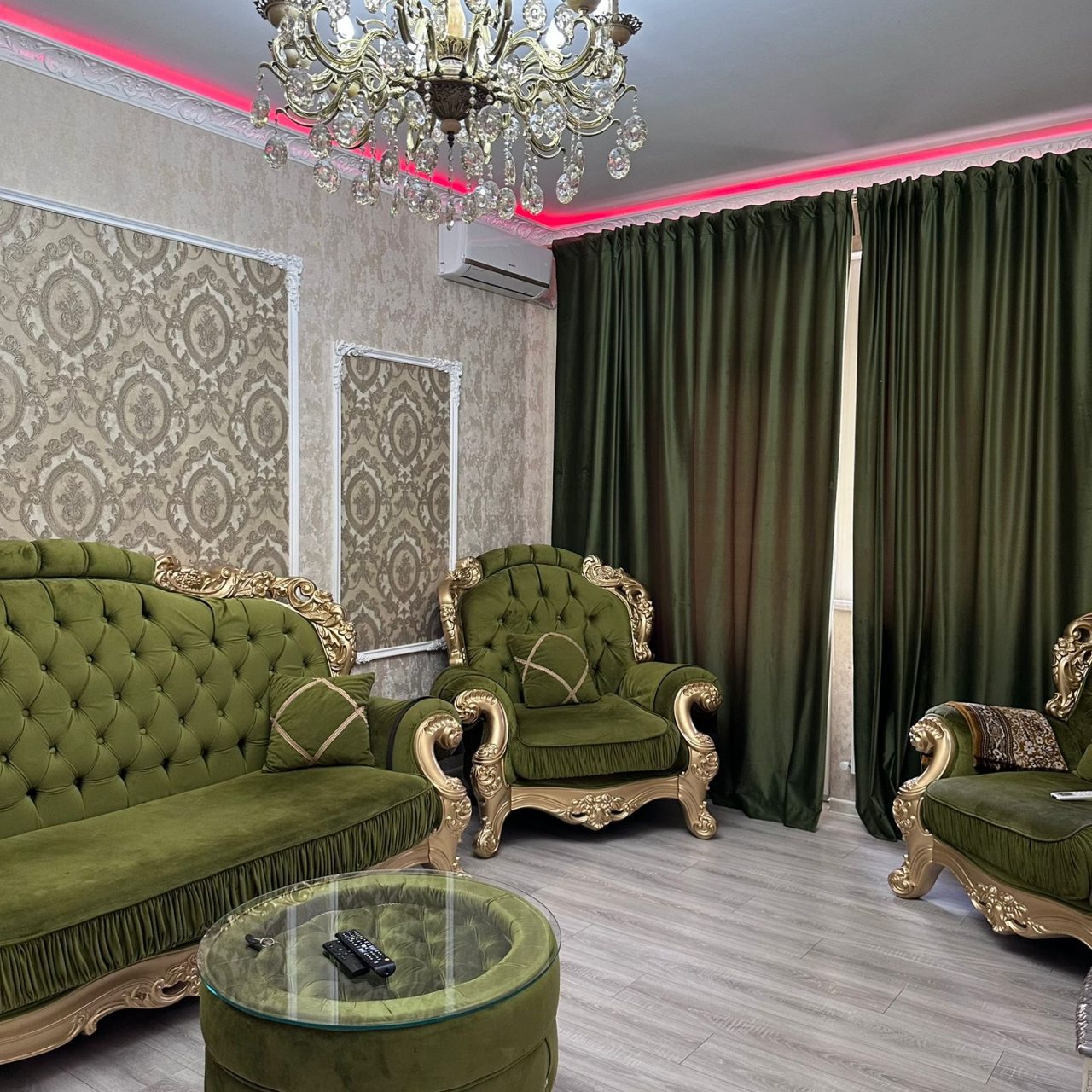 Апартаменты (С видом на море на берегу моря), Гостиница Ревивал