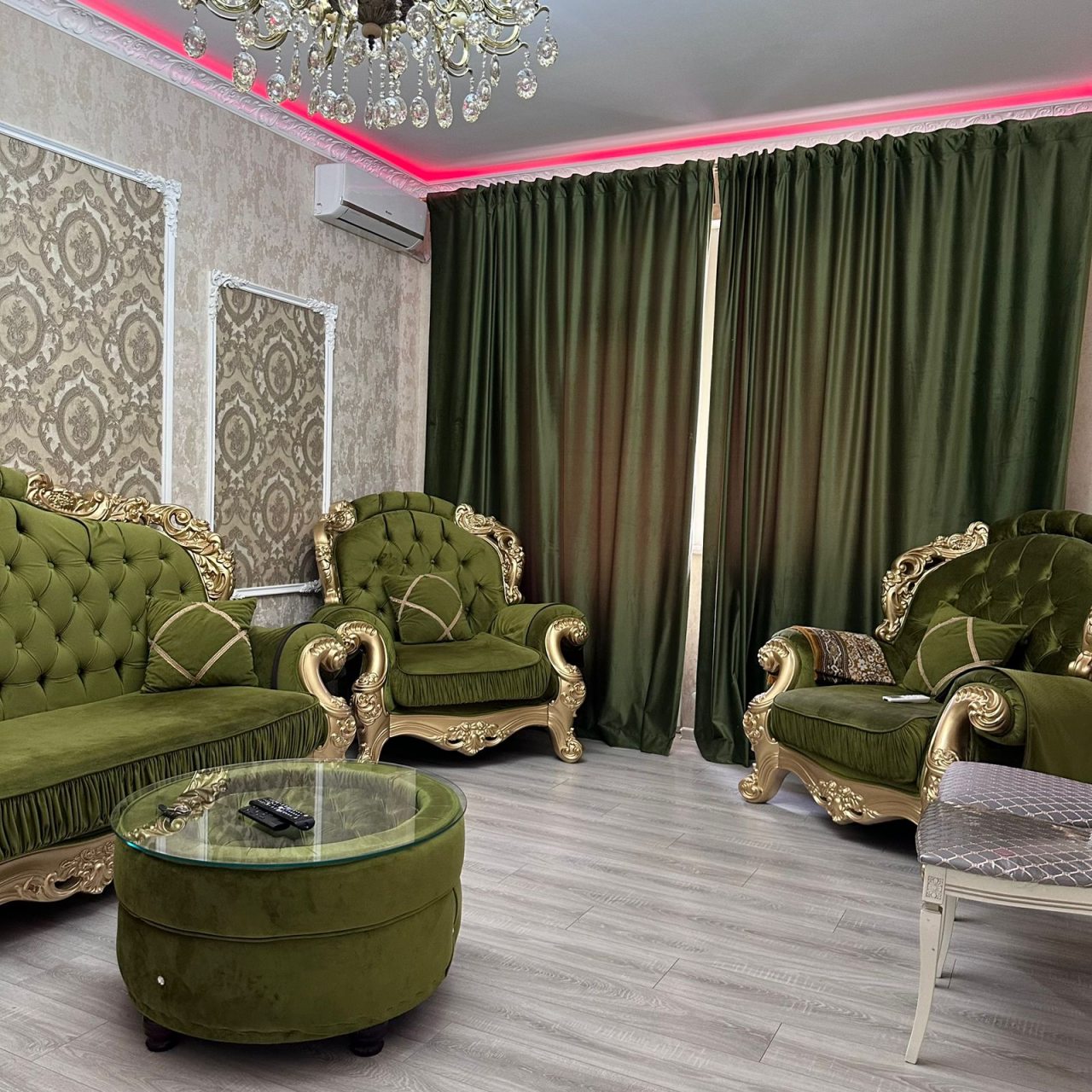 Апартаменты (С видом на море на берегу моря), Гостиница Ревивал