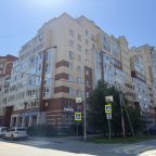 Шестиместный (Апартамент Сакура рядом ТЦ Кристалл), Апартаменты Пион в центре с лаундж зоной