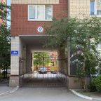 Шестиместный (Апартамент Сакура рядом ТЦ Кристалл), Апартаменты Пион в центре с лаундж зоной