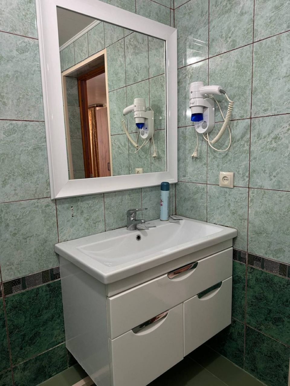 Четырехместный (Стандарт с балконом), База отдыха Дельфин