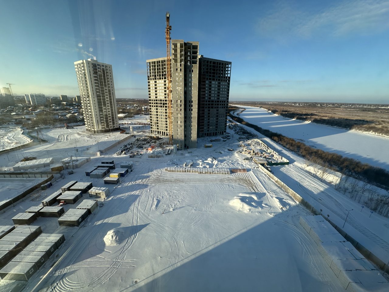 Шестиместный (Элитные Апартаменты на берегу реки Тура с видом на Мост Влюбленных), Апартаменты Элитные с видом на Мост Влюбленных