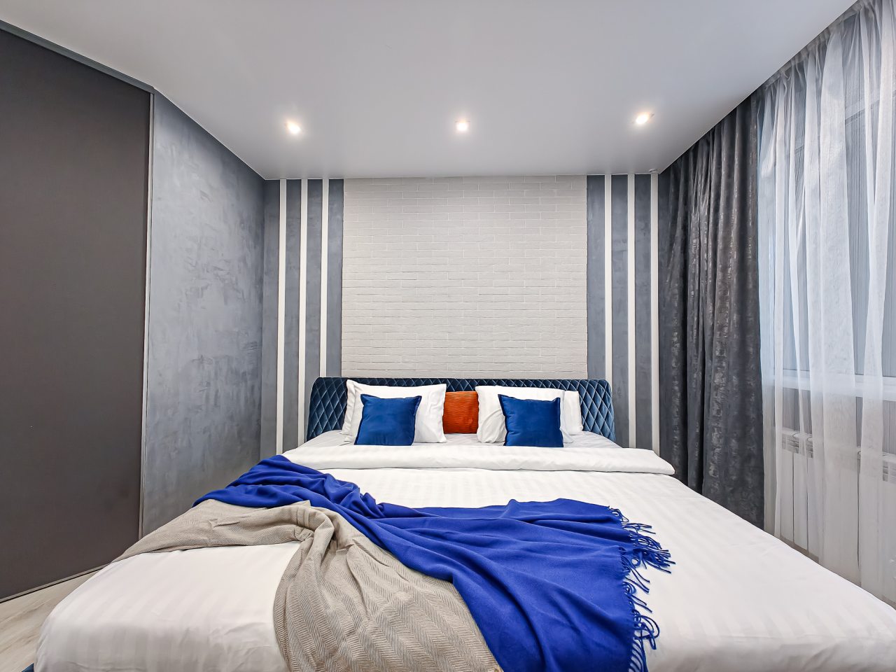 Апартаменты (Atmosfera Sna. Масштабная двухкомнатная с кроватью super king-size в ЖК Дождь), Апартаменты Atmosfera Sna Красноярская улица, 107