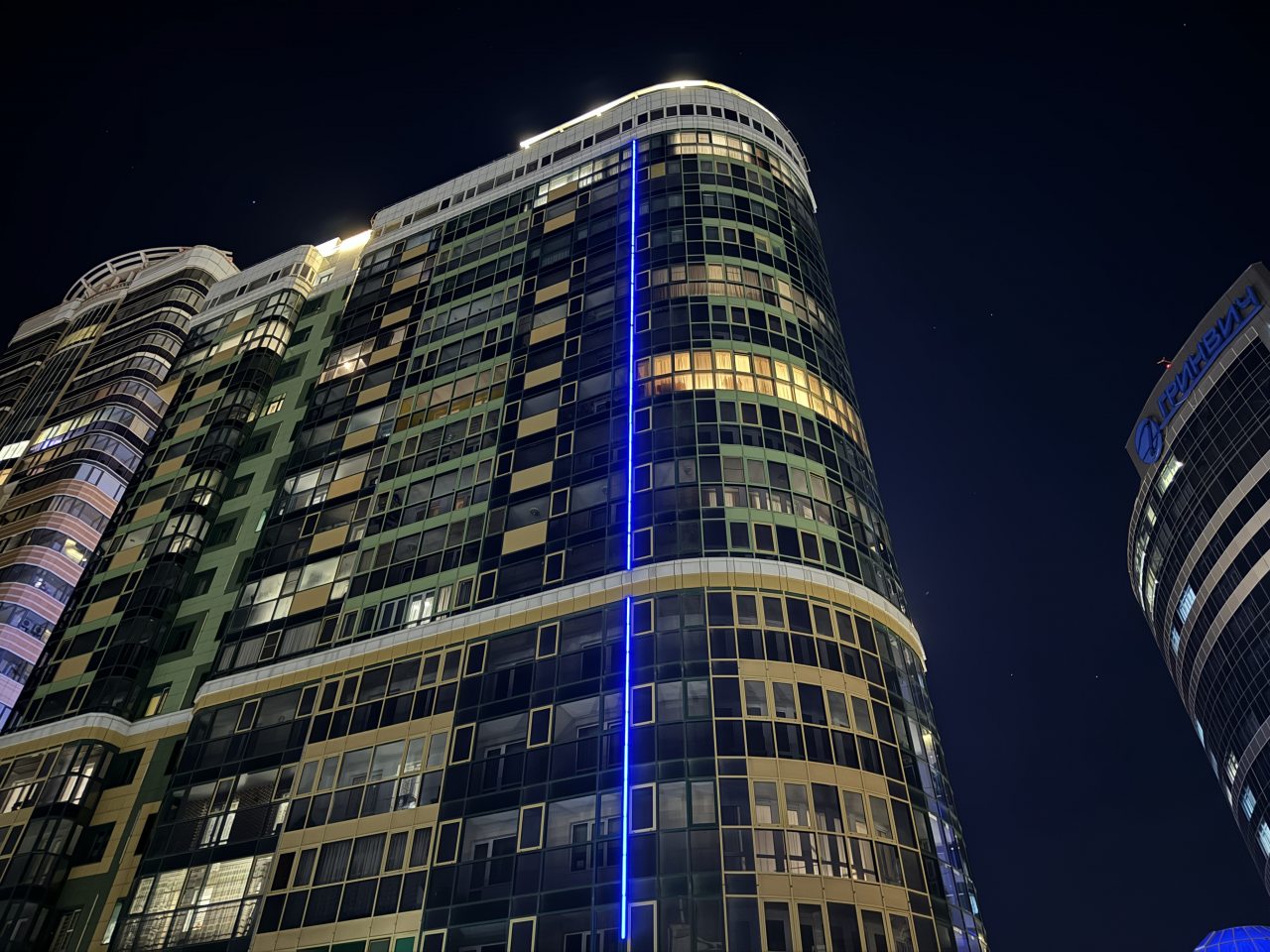 Апартаменты (Atmosfera Sna. Масштабная двухкомнатная с кроватью super king-size в ЖК Дождь), Апартаменты Atmosfera Sna Красноярская улица, 107