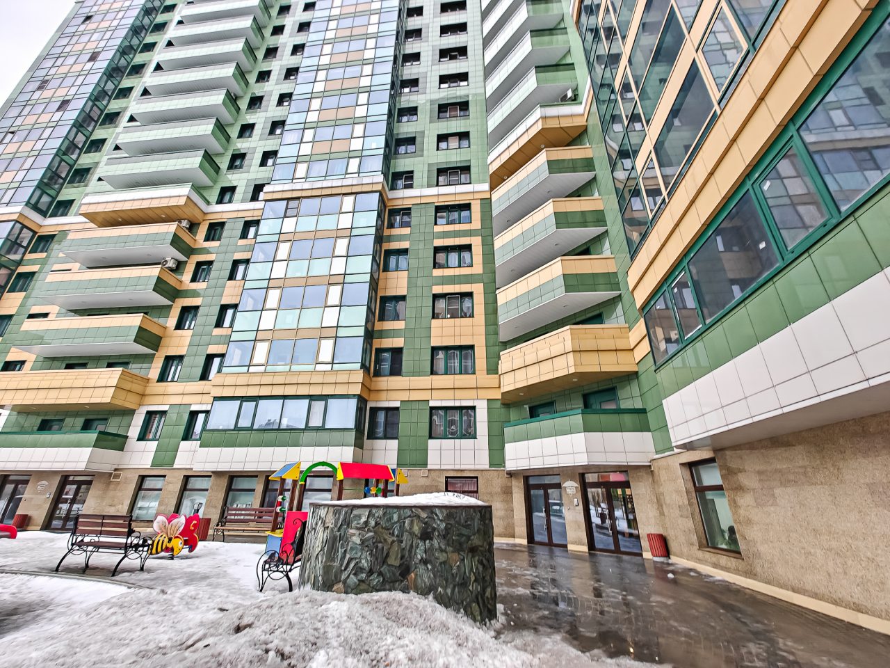 Апартаменты (Atmosfera Sna. Масштабная двухкомнатная с кроватью super king-size в ЖК Дождь), Апартаменты Atmosfera Sna Красноярская улица, 107