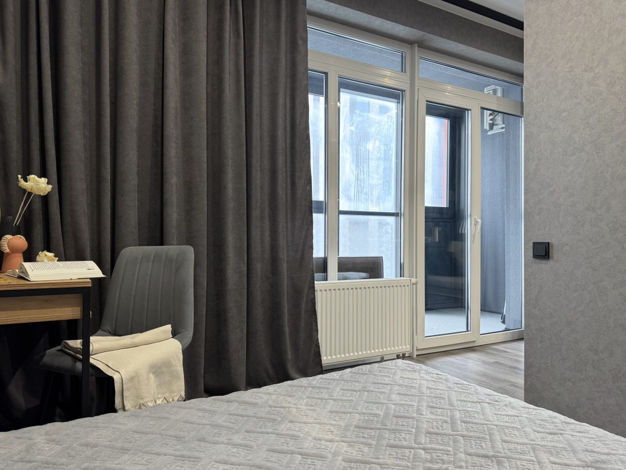 Студио (Современная квартира в новом деловом центре Новосибирска), Апартаменты Атмосфера сна на Московской 75