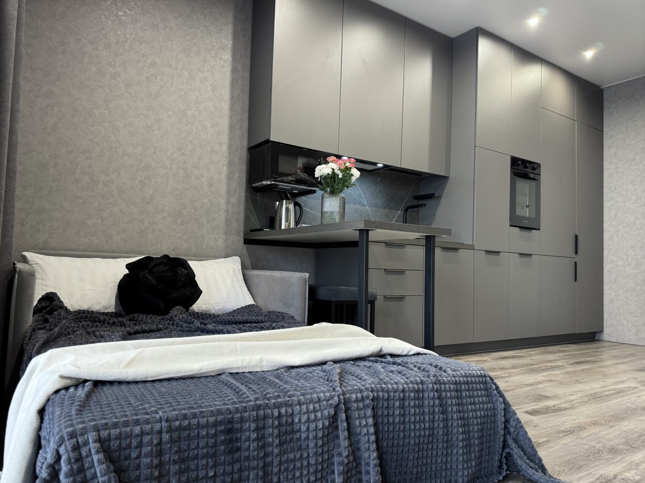 Студио (Современная квартира в новом деловом центре Новосибирска), Апартаменты Атмосфера сна на Московской 75