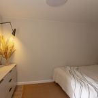 Апартаменты (Дизайнерская студия на Новолучанской 26), Апартаменты Gentle Rent на Новолучанской 26