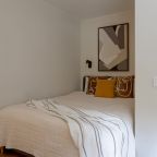 Апартаменты (Дизайнерская студия на Новолучанской 26), Апартаменты Gentle Rent на Новолучанской 26