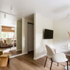 Апартаменты (Дизайнерская студия на Новолучанской 26), Апартаменты Gentle Rent на Новолучанской 26