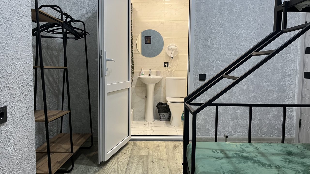 Трёхместный и более (Трехместный семейный номер), Хостел Comeback Саратов