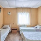 Четырехместный (Дружная компания), Гостевой дом Зеленый