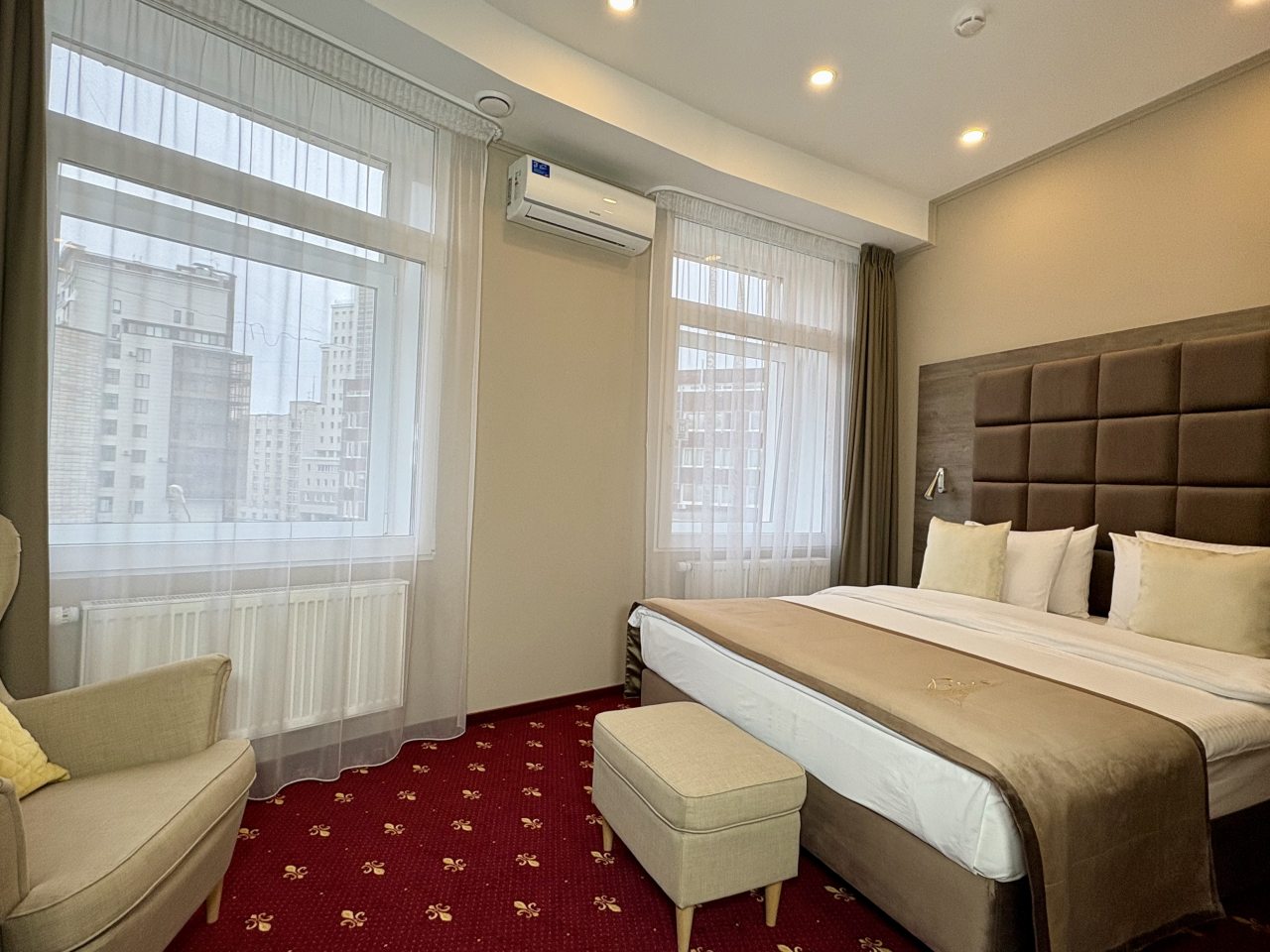 Полулюкс (СТАНДАРТ-ПРЕМИУМ), Отель Hotel DeParis