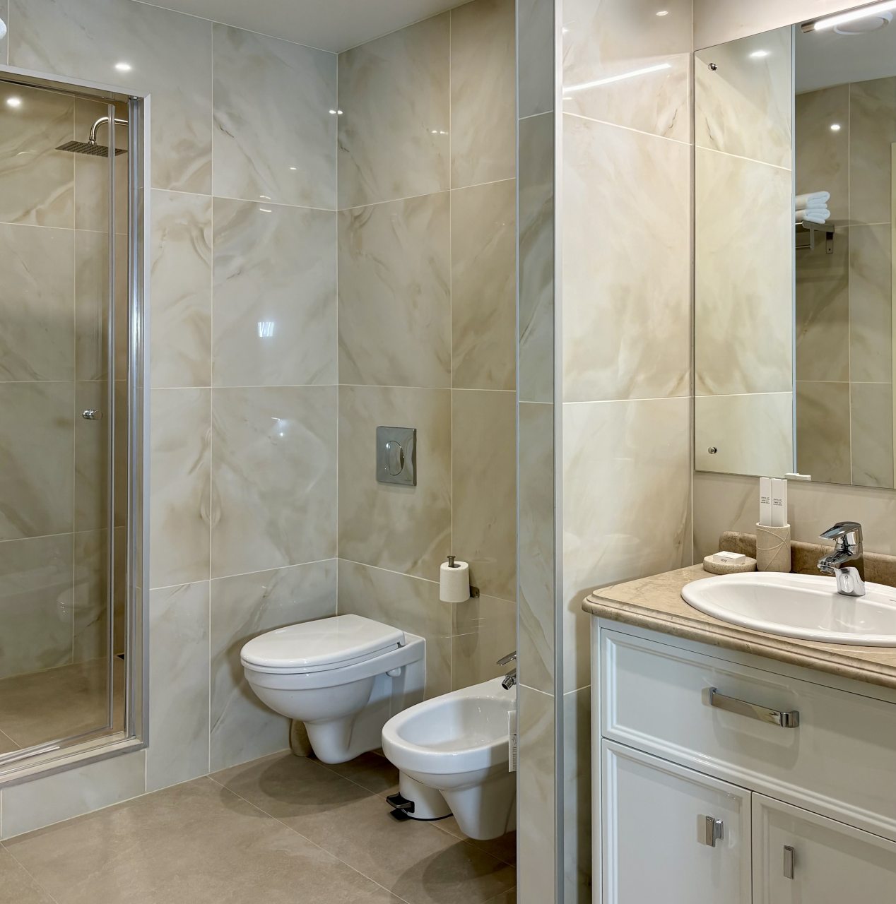 Апартаменты (АПАРТАМЕНТ), Отель Hotel DeParis