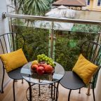 Трёхместный и более (Стандарт 3-местный с двуспальной кроватью и балконом), Отель Джульетта