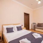 Трёхместный и более (Стандарт 3-местный с двуспальной кроватью и балконом), Отель Джульетта