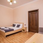 Трёхместный и более (Стандарт 3-местный с двуспальной кроватью и балконом), Отель Джульетта