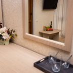 Трёхместный и более (Стандарт 3-местный с двумя раздельными кроватями и балконом), Отель Джульетта