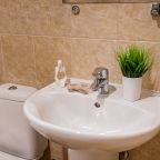 Трёхместный и более (Стандарт 3-местный с двумя раздельными кроватями и балконом), Отель Джульетта