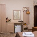 Трёхместный и более (Стандарт 3-местный с двумя раздельными кроватями и балконом), Отель Джульетта