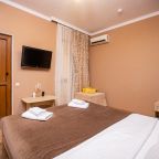 Трёхместный и более (Стандарт 3-местный с двуспальной кроватью и балконом), Отель Джульетта