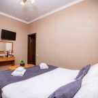 Трёхместный и более (Семейный двухкомнатный до 4 гостей с балконом), Отель Джульетта