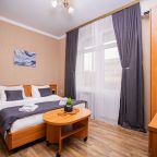 Трёхместный и более (Семейный двухкомнатный до 4 гостей с балконом), Отель Джульетта